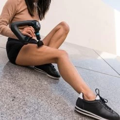 Therabody Theragun Elite Muscle Stimulator Black 11 Therabody Theragun Elite Muscle Stimulator Black -Sports Comprehensive the elite pkg blk eu 006